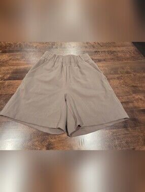 Aritizia The Group Babaton Wide-Leg Elastic-Waist Shorts in Taupe 2xs